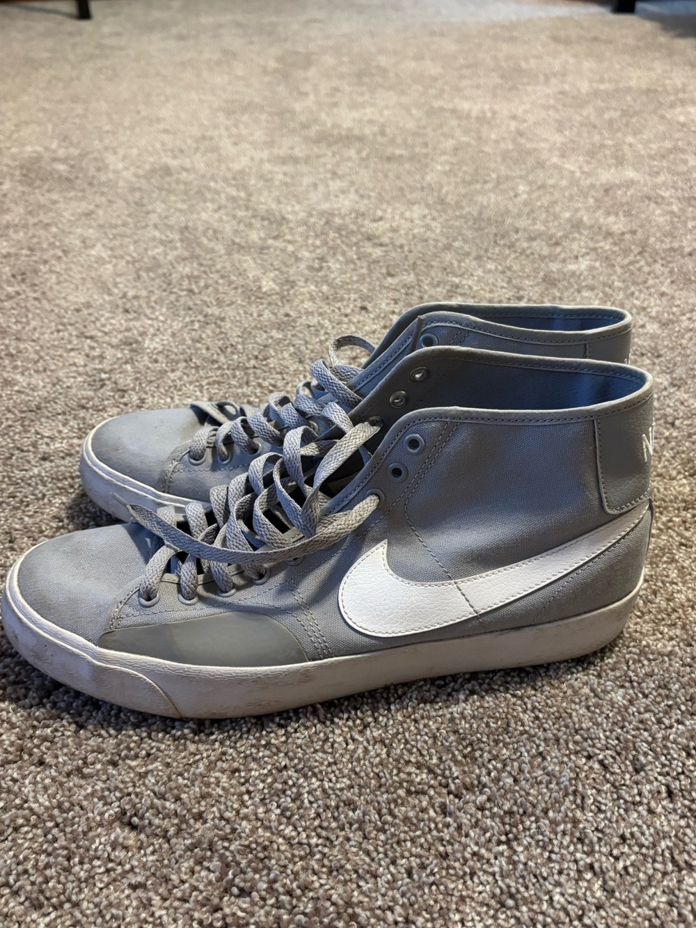 Nike Blazer Mid 77 grey sneakers